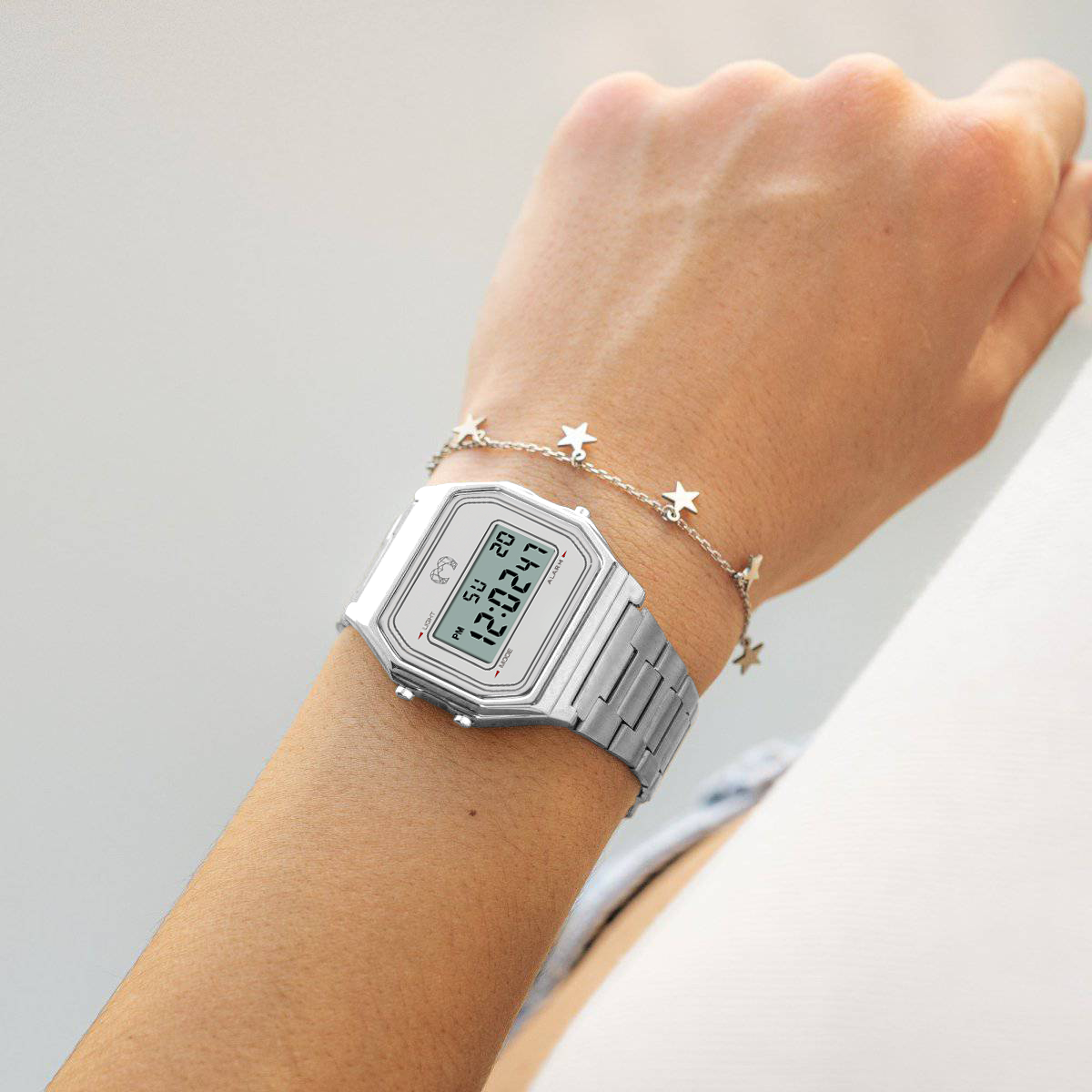 Montre Digitale Rétro ~ Argent - LaMaisonDesBijoux