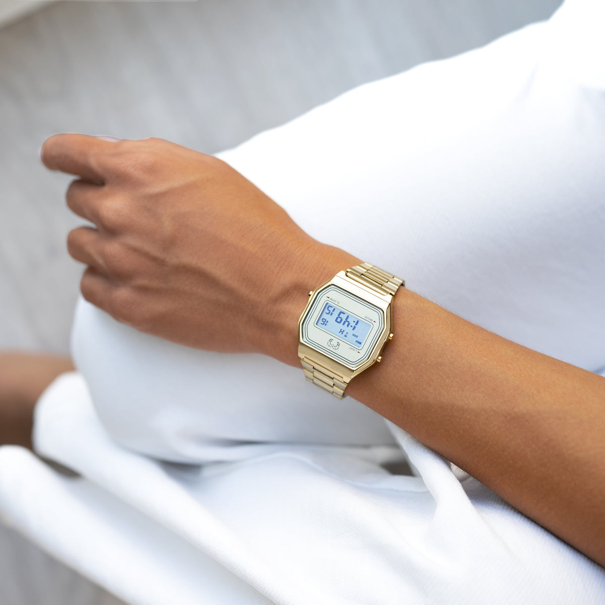Montre Digitale Rétro ~ Or - LaMaisonDesBijoux