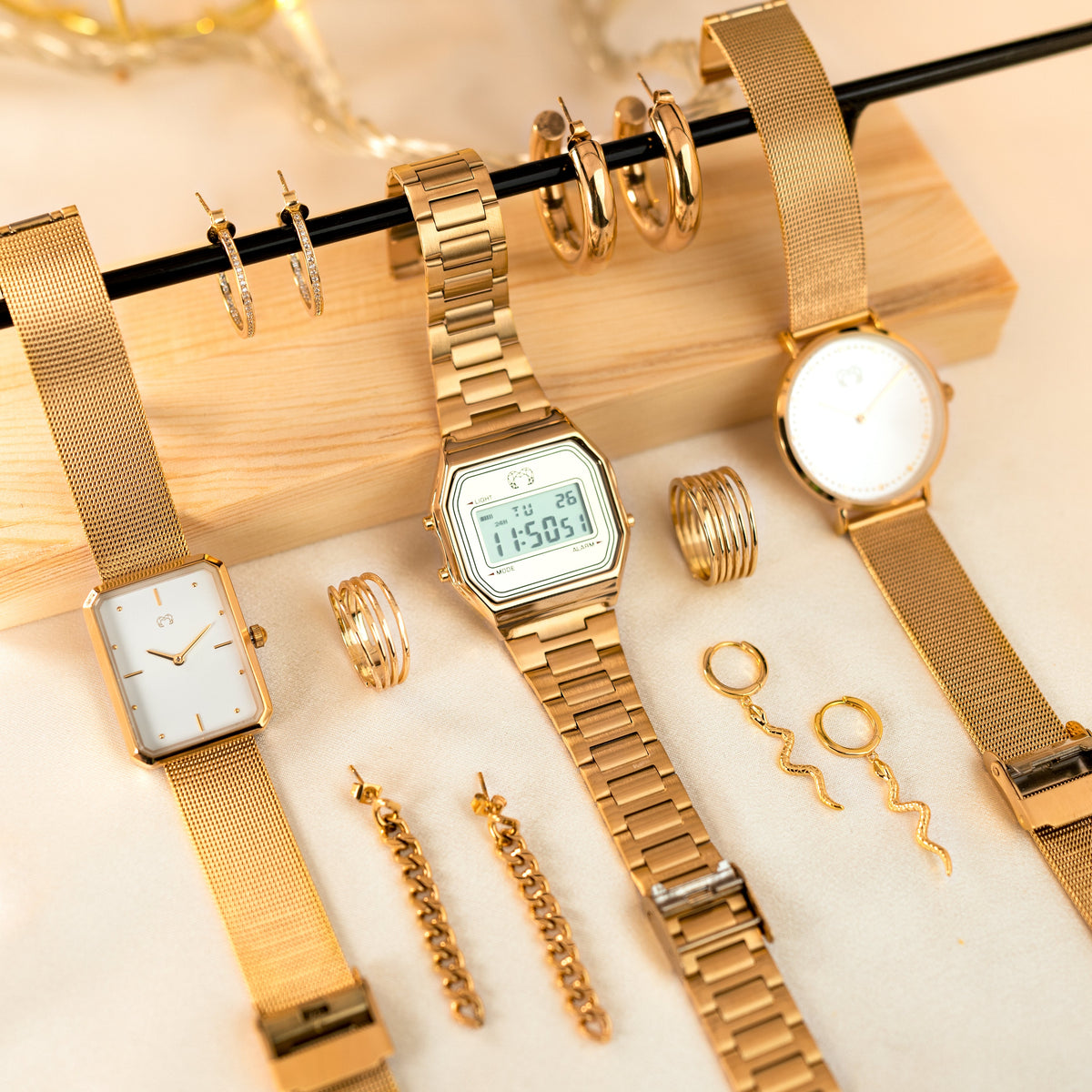 Montre Digitale "Rétro" ~ Or - LaMaisonDesBijoux